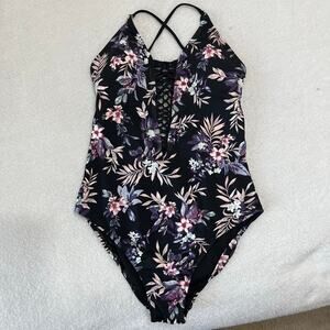 Ambrielle Women’s One Piece‎ Swimsuit Sz Medium Strappy Floral